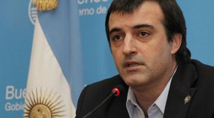 El ministro de Educación declaró que tiene acciones en Netflix y Google