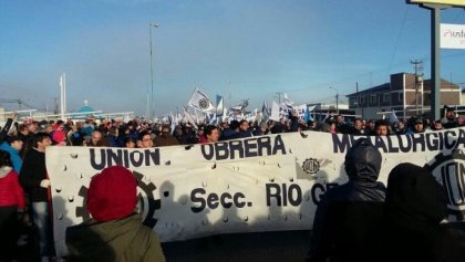 Tierra del Fuego: multitudinaria marcha contra los tarifazos en Río Grande