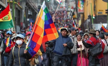 Bolivia: miles siguen en las calles mientras el MAS abre negociación con los golpistas 