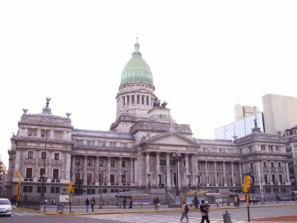 Más de cien leyes, y la agenda de los trabajadores sigue ausente